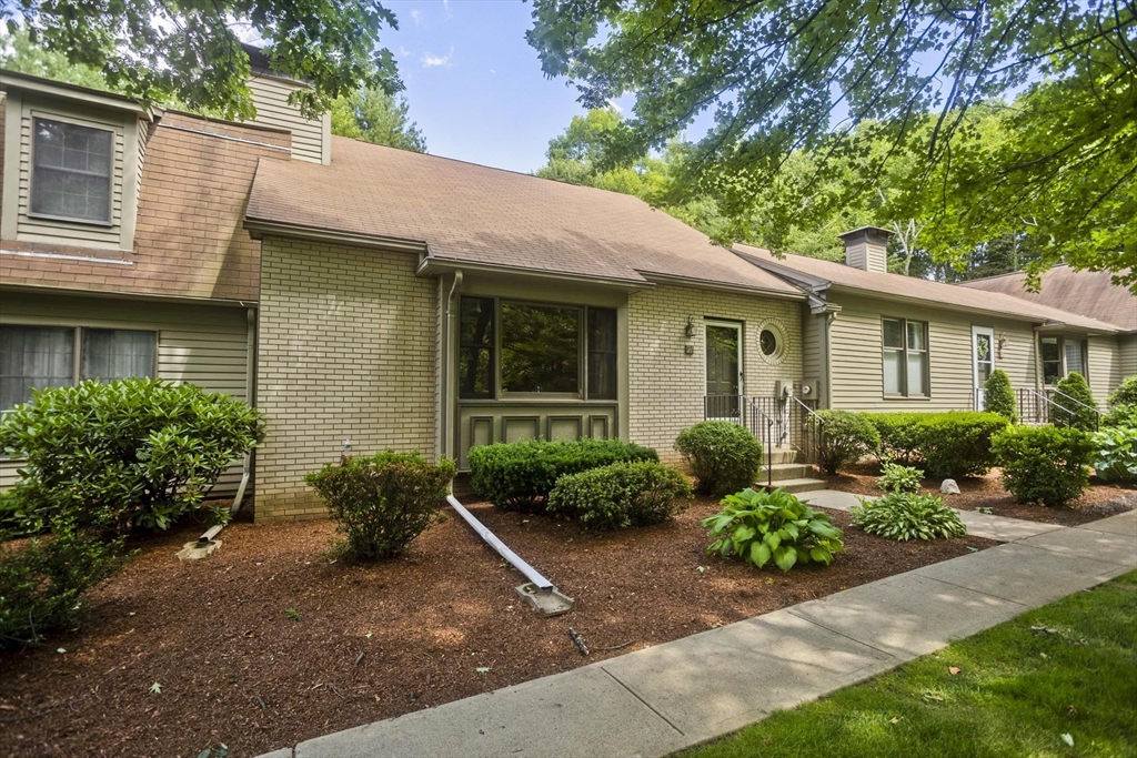 419 Southwick Road, Unit E21 Westfield, MA 01085 - Photo 3 of 33 Gallery Image 3