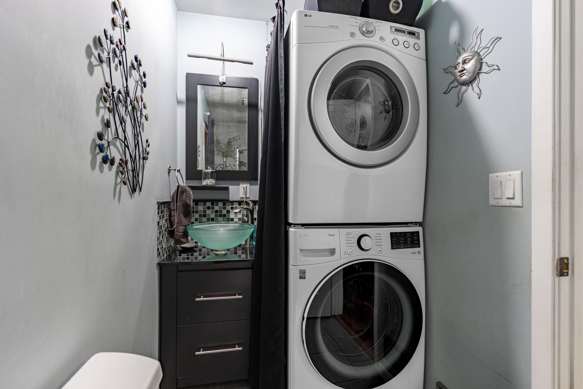 7681 Mill Road Rockford, IL 61108 - Photo 22 of 43 a utility room with dryer and washer