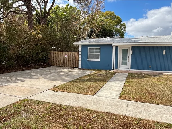 $1,600 | 1835 42nd Avenue, Unit A, Vero Beach, FL 32960