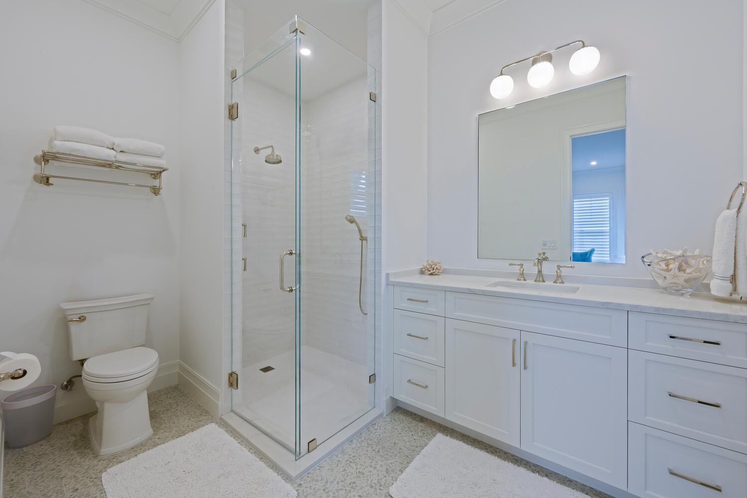 643 Pilot Road North Palm Beach, FL 33408 - Photo 35 of 73 GUEST SUITE 3 - 2ND FLOOR