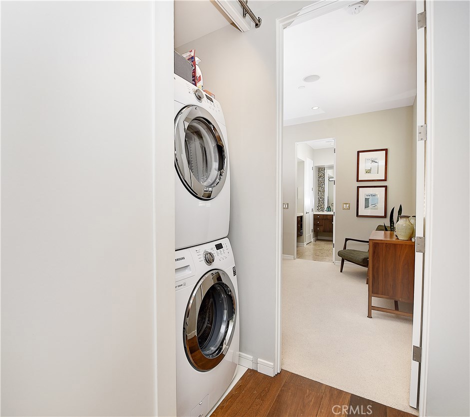 418 Carnation Avenue Corona del Mar, CA 92625 - Photo 20 of 29 a view of livingroom with washer and dryer