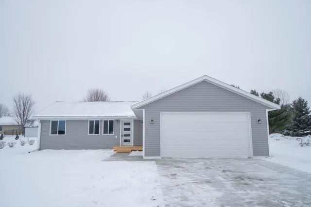 $274,900 | 412 Russ Parta Drive, New York Mills, MN 56567