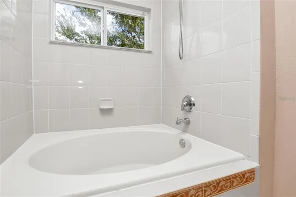 $2,100 | 3717 Clubside Pointe Drive, Orlando, FL 32810