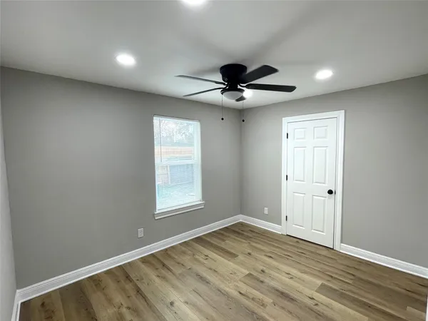 $124,900 | 520 Avenue East, Conroe, TX 77301