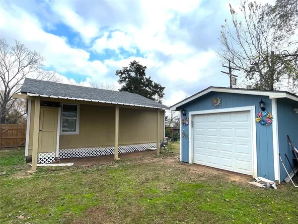 $124,900 | 520 Avenue East, Conroe, TX 77301