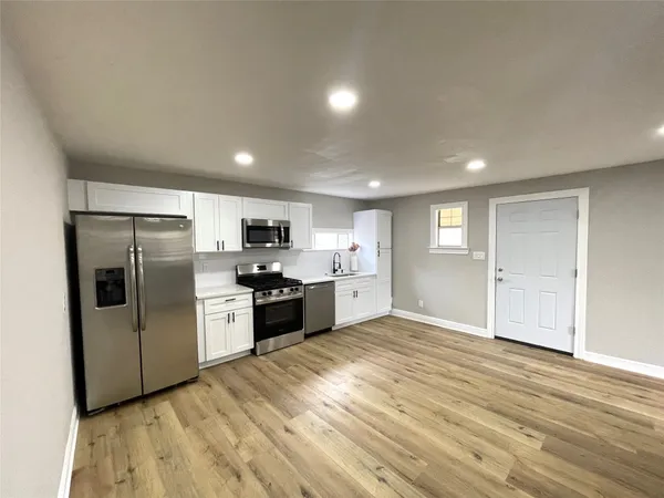 $124,900 | 520 Avenue East, Conroe, TX 77301