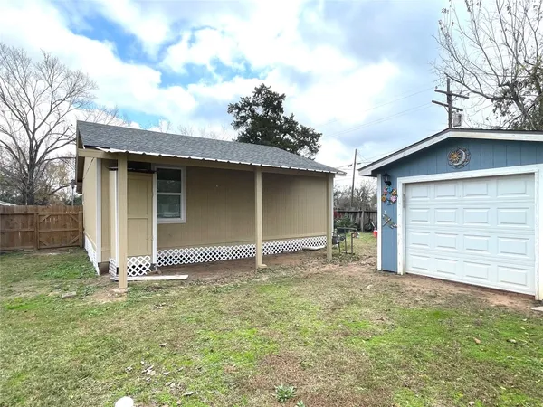 $124,900 | 520 Avenue East, Conroe, TX 77301