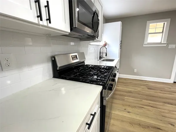 $124,900 | 520 Avenue East, Conroe, TX 77301