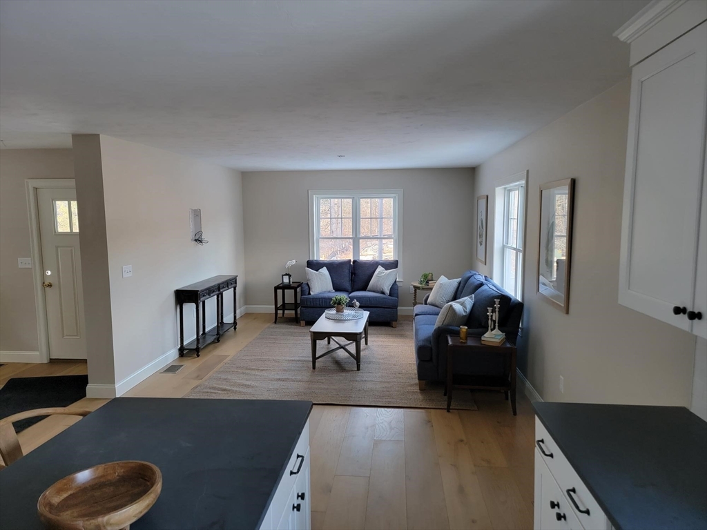 15 Coach Road Sudbury, MA 01776 - Photo 4 of 13