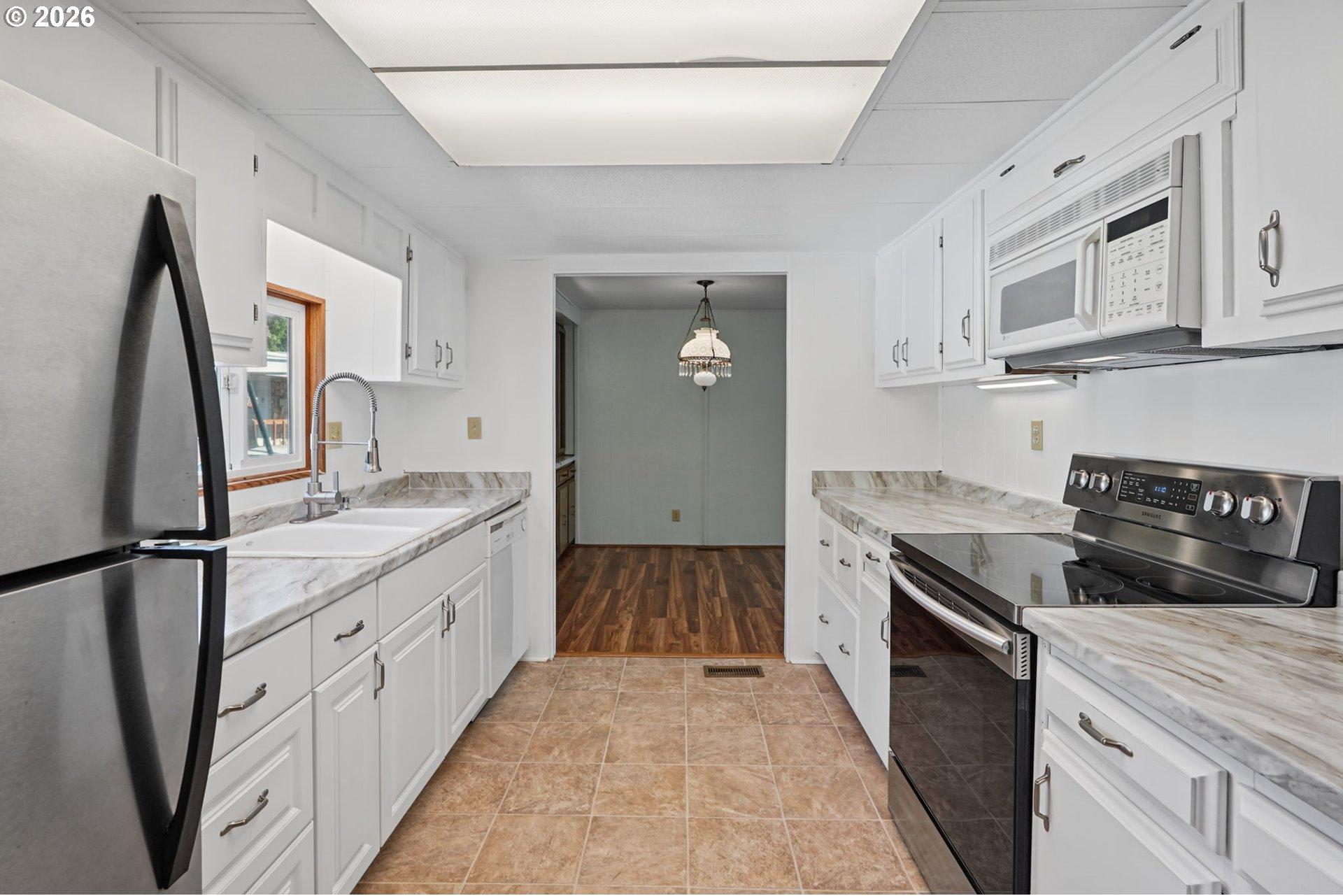 39202 Camp Creek Road, Unit 10 Springfield, OR 97478 - Photo 15 of 35 Gallery Image 15