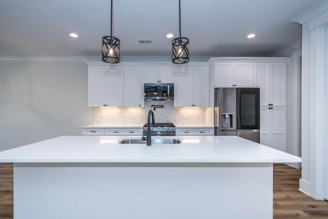 $699,000 | 530 Misty Banks Drive, Chapin, SC 29036