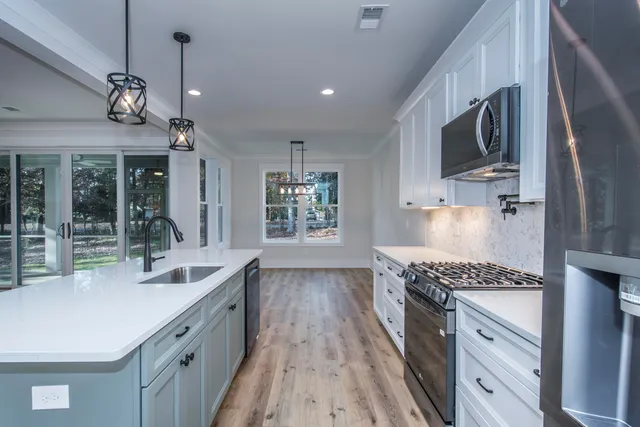 $699,000 | 530 Misty Banks Drive, Chapin, SC 29036