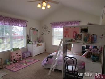 5 Tra Lin Alton, IL 62002 - Photo 15 of 24