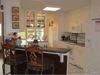 5 Tra Lin Alton, IL 62002 - Photo 7 of 24