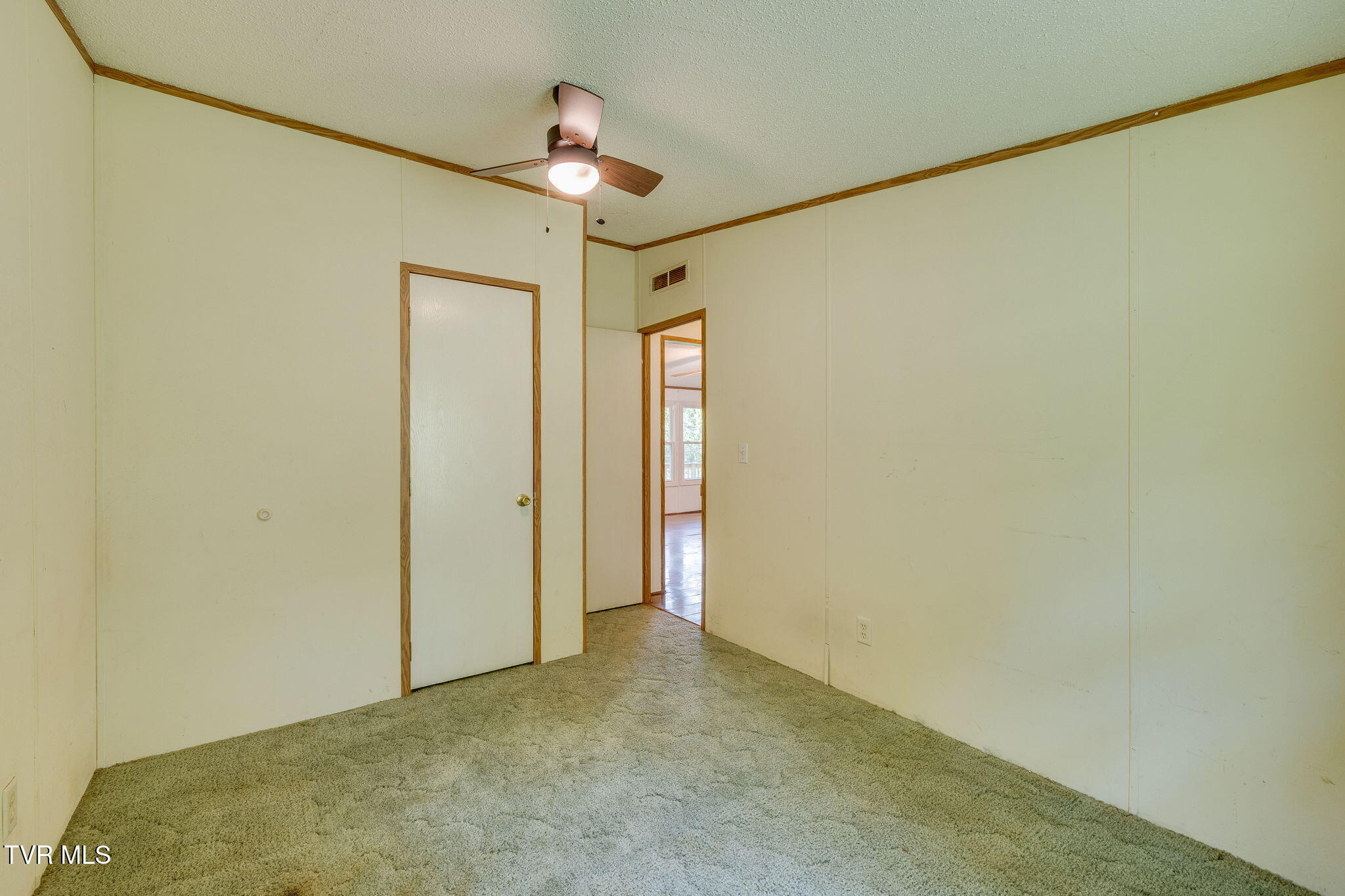225 Sheets Hollow Road Johnson City, TN 37601 - Photo 12 of 25 020 (2)