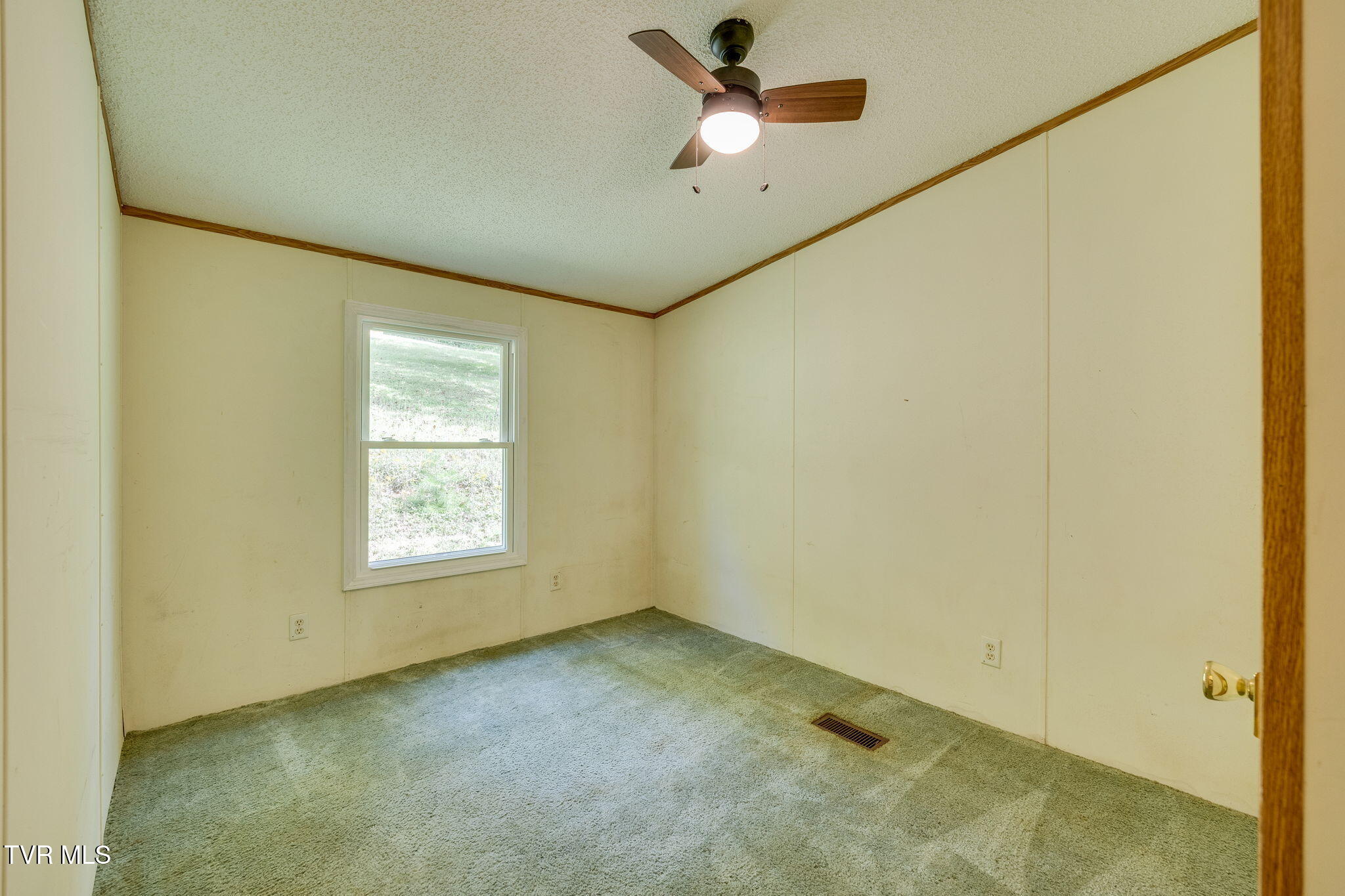 225 Sheets Hollow Road Johnson City, TN 37601 - Photo 13 of 25 019 (2) (1)
