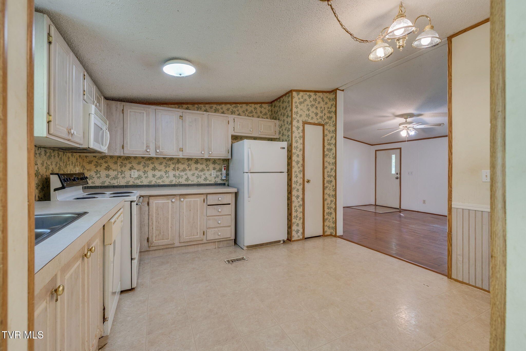 225 Sheets Hollow Road Johnson City, TN 37601 - Photo 8 of 25 010 (2)