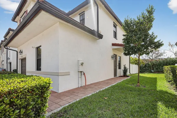 $575,000 | 3234 West 100th Terrace, Hialeah, FL 33018