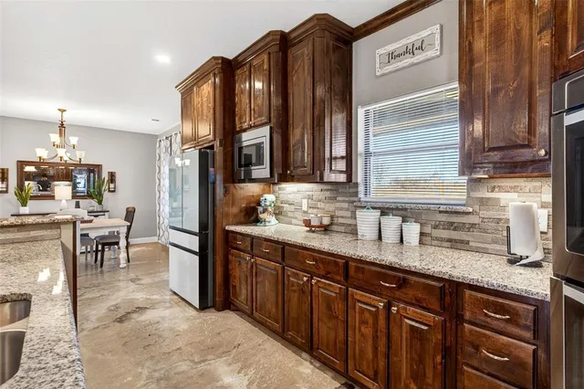 $620,000 | 1081 County Road 3591, Paradise, TX 76073