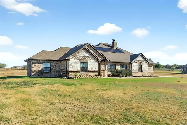 $620,000 | 1081 County Road 3591, Paradise, TX 76073