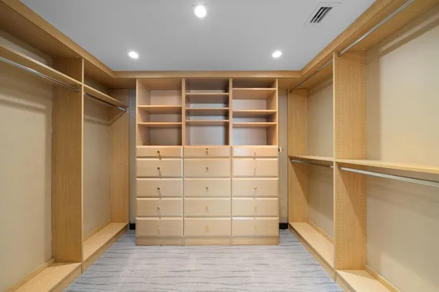 $35,000 | 101 South Fort Lauderdale Beach Boulevard, Unit PH 2703, Fort Lauderdale, FL 33316