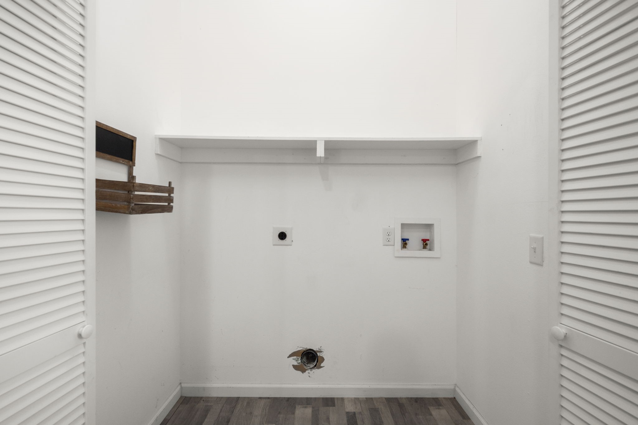 10871 Coaster Lane Conroe, TX 77306 - Photo 26 of 37 Utility room off the kitchen.