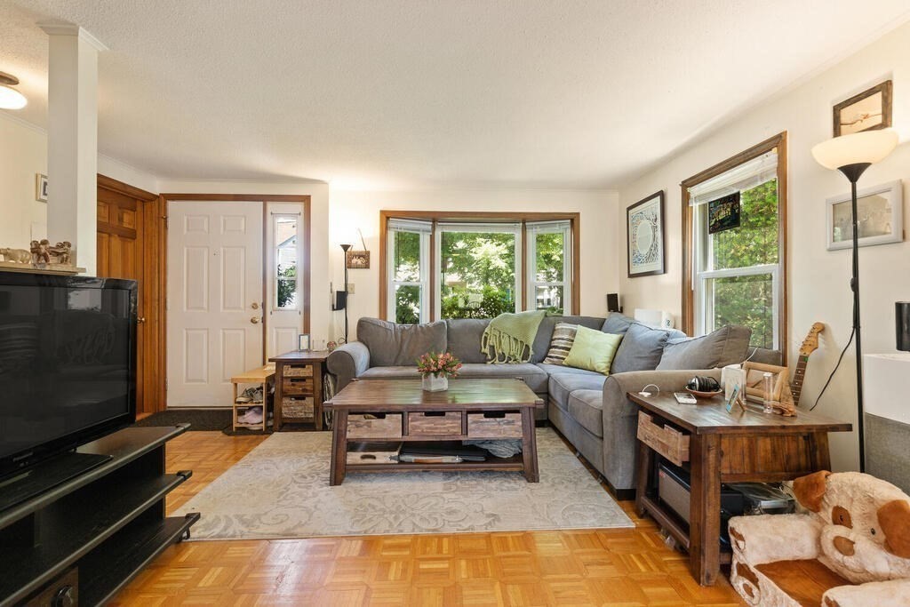 5 Michael Way Cambridge, MA 02141 - Photo 3 of 29