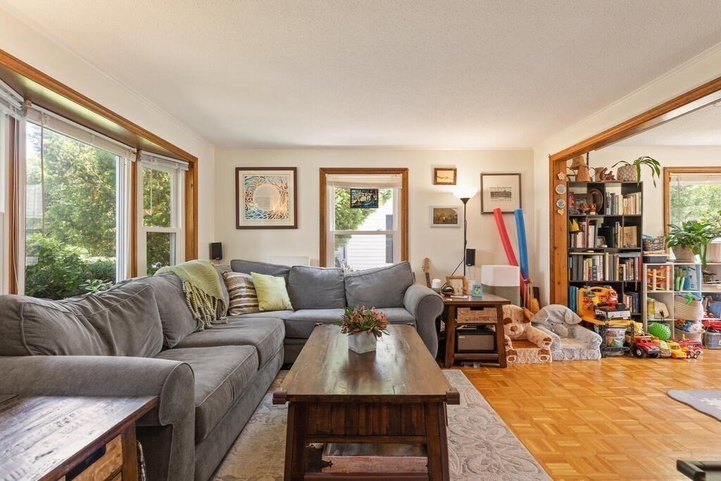 5 Michael Way Cambridge, MA 02141 - Photo 4 of 29