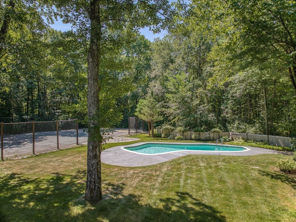 14 Harvard Drive Bedford, MA 01730 - Photo 33 of 40 a view of a basketball court