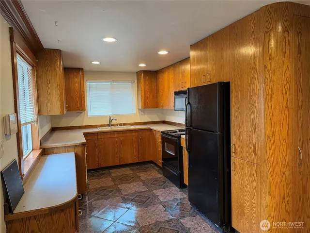 $2,895 | 6605 Beverly Boulevard, Everett, WA 98203