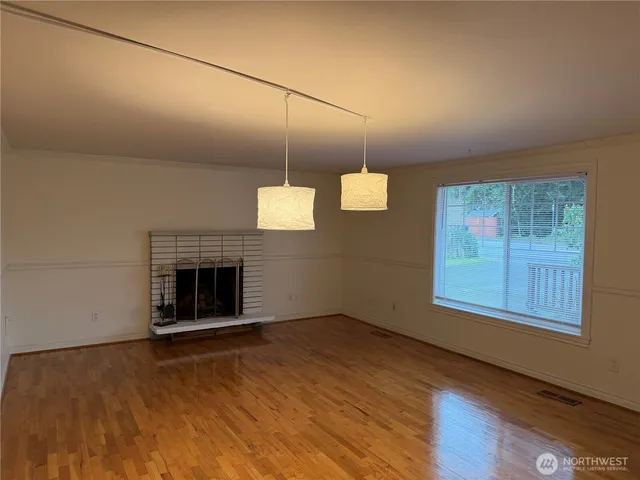 $2,895 | 6605 Beverly Boulevard, Everett, WA 98203