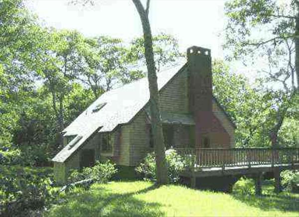 498 S Road Chilmark, MA 02535 - Photo 2 of 2 http://d1qzqeyxiitrap.cloudfront.net/photos/9887/600/b89a5d6a.jpg