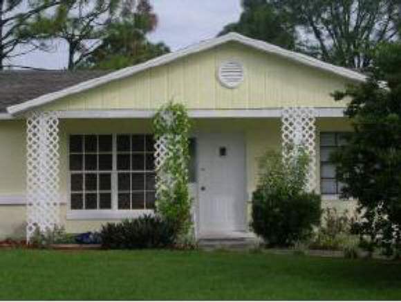 575 Australian Road Northwest Palm Bay, FL 32907 - Photo 1 of 5 Primary Photo