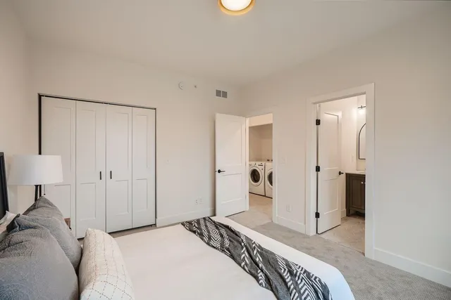 $374,000 | 1995 11th Avenue East, Unit 1, Maplewood, MN 55109