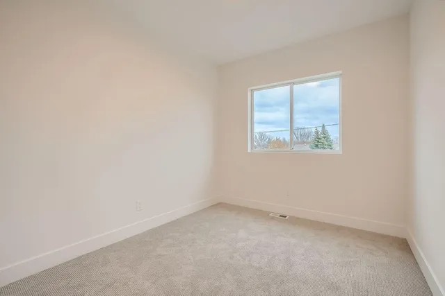 $374,000 | 1995 11th Avenue East, Unit 1, Maplewood, MN 55109