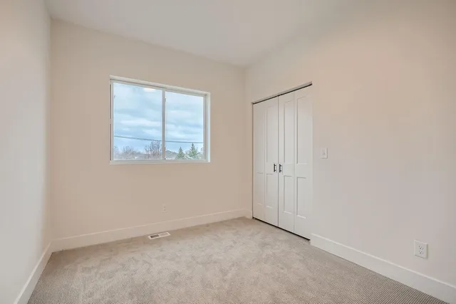 $374,000 | 1995 11th Avenue East, Unit 1, Maplewood, MN 55109