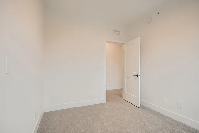 $374,000 | 1995 11th Avenue East, Unit 1, Maplewood, MN 55109