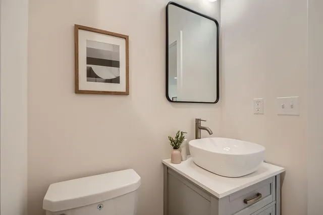 $374,000 | 1995 11th Avenue East, Unit 1, Maplewood, MN 55109