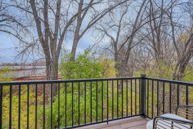 $374,000 | 1995 11th Avenue East, Unit 1, Maplewood, MN 55109