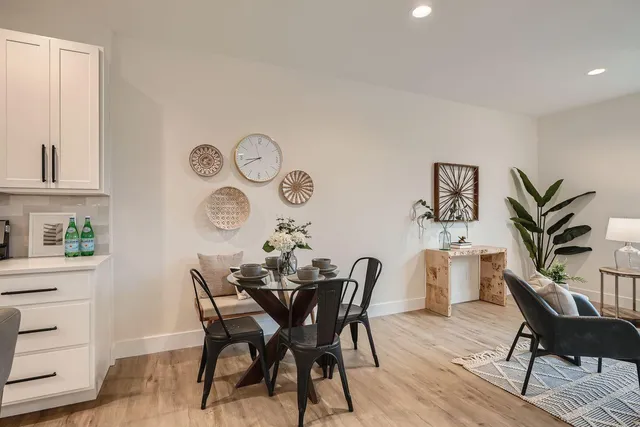 $374,000 | 1995 11th Avenue East, Unit 1, Maplewood, MN 55109