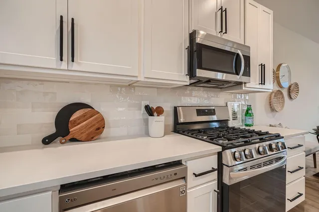 $374,000 | 1995 11th Avenue East, Unit 1, Maplewood, MN 55109