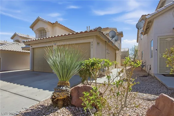 $1,595 | 7561 Glowing Ember Court, Unit 201, Las Vegas, NV 89130