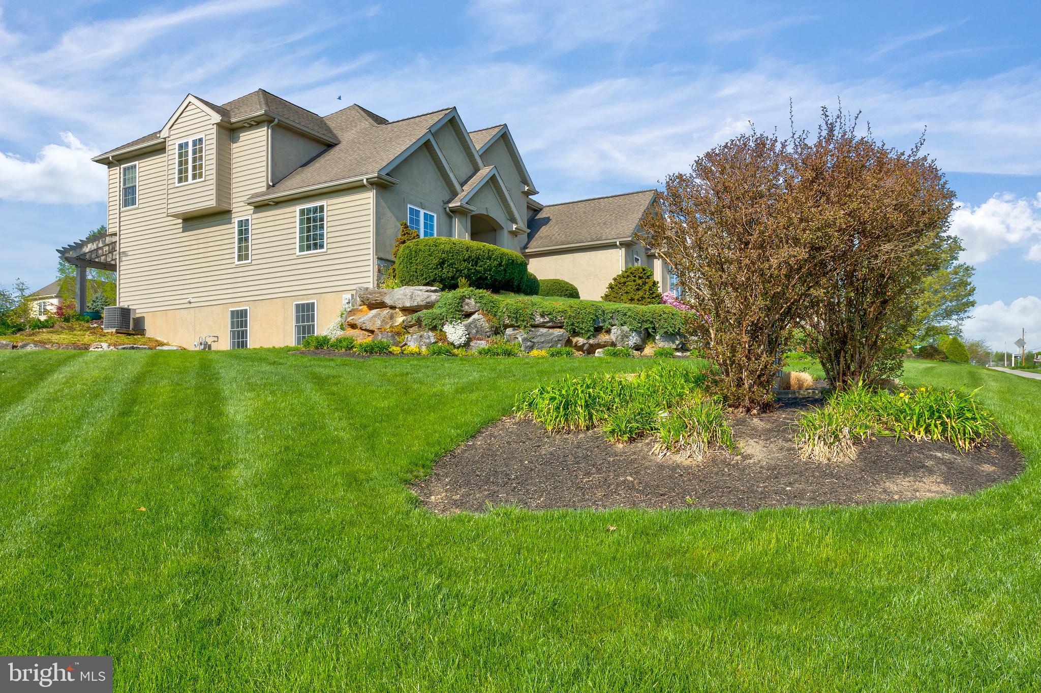 516 Snyder Road Lititz, PA 17543 - Photo 63 of 68 Side & Yard