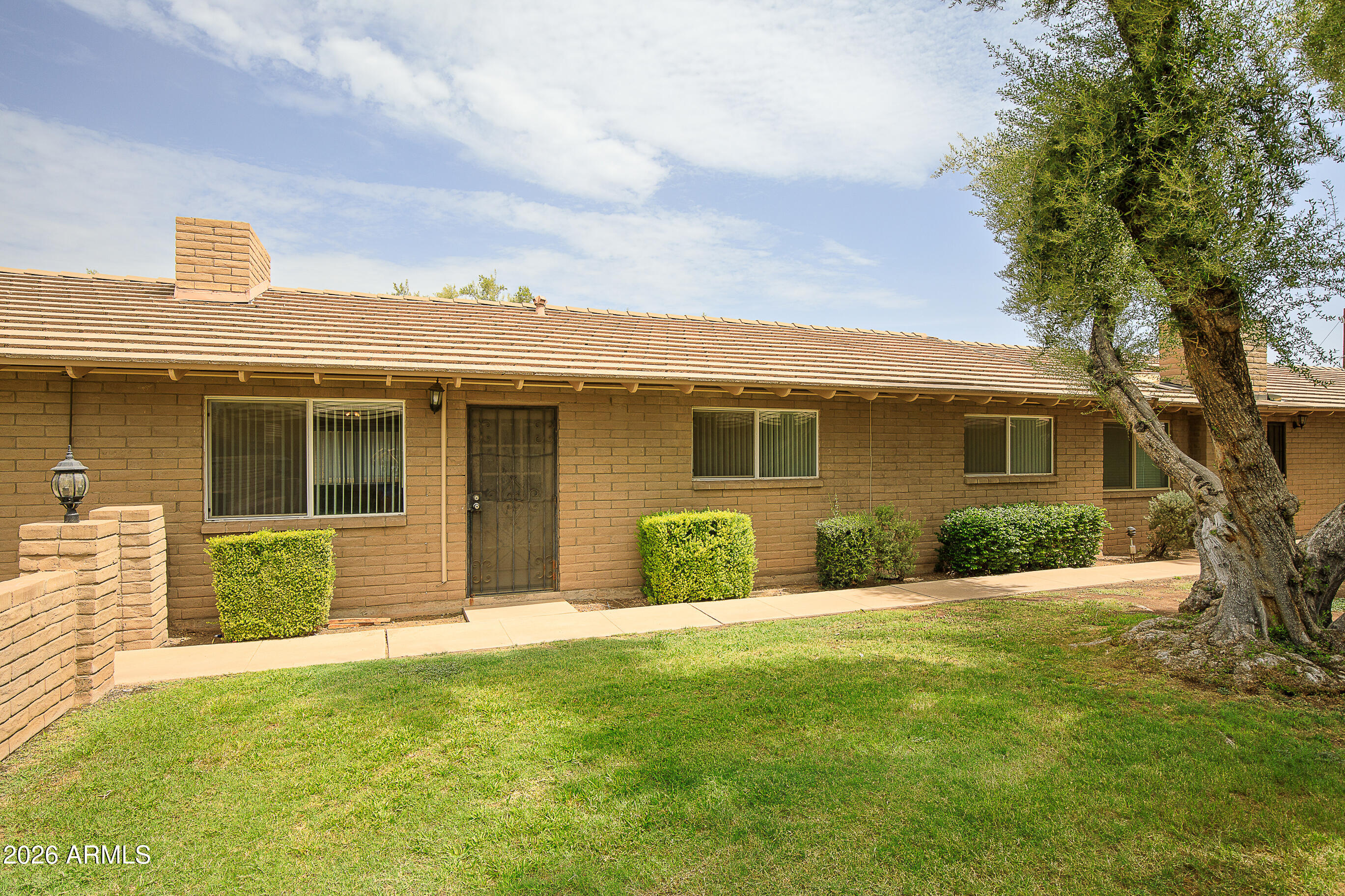 2725 South Rural Road, Unit 14 Tempe, AZ 85282 - Photo 2 of 20 2725 S Rural Rd Unit 14-2