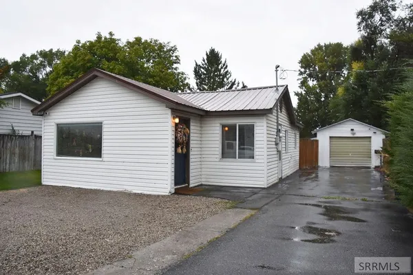 $260,000 | 393 West Pine Street, Shelley, ID 83274