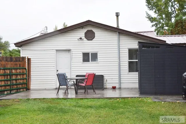 $265,000 | 393 West Pine Street, Shelley, ID 83274