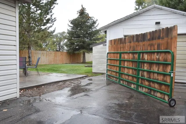 $265,000 | 393 West Pine Street, Shelley, ID 83274