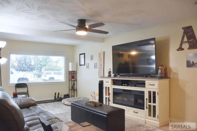 $265,000 | 393 West Pine Street, Shelley, ID 83274