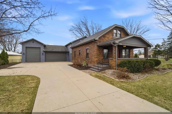 $674,900 | 1881 West Main Street, Appleton, WI 54911