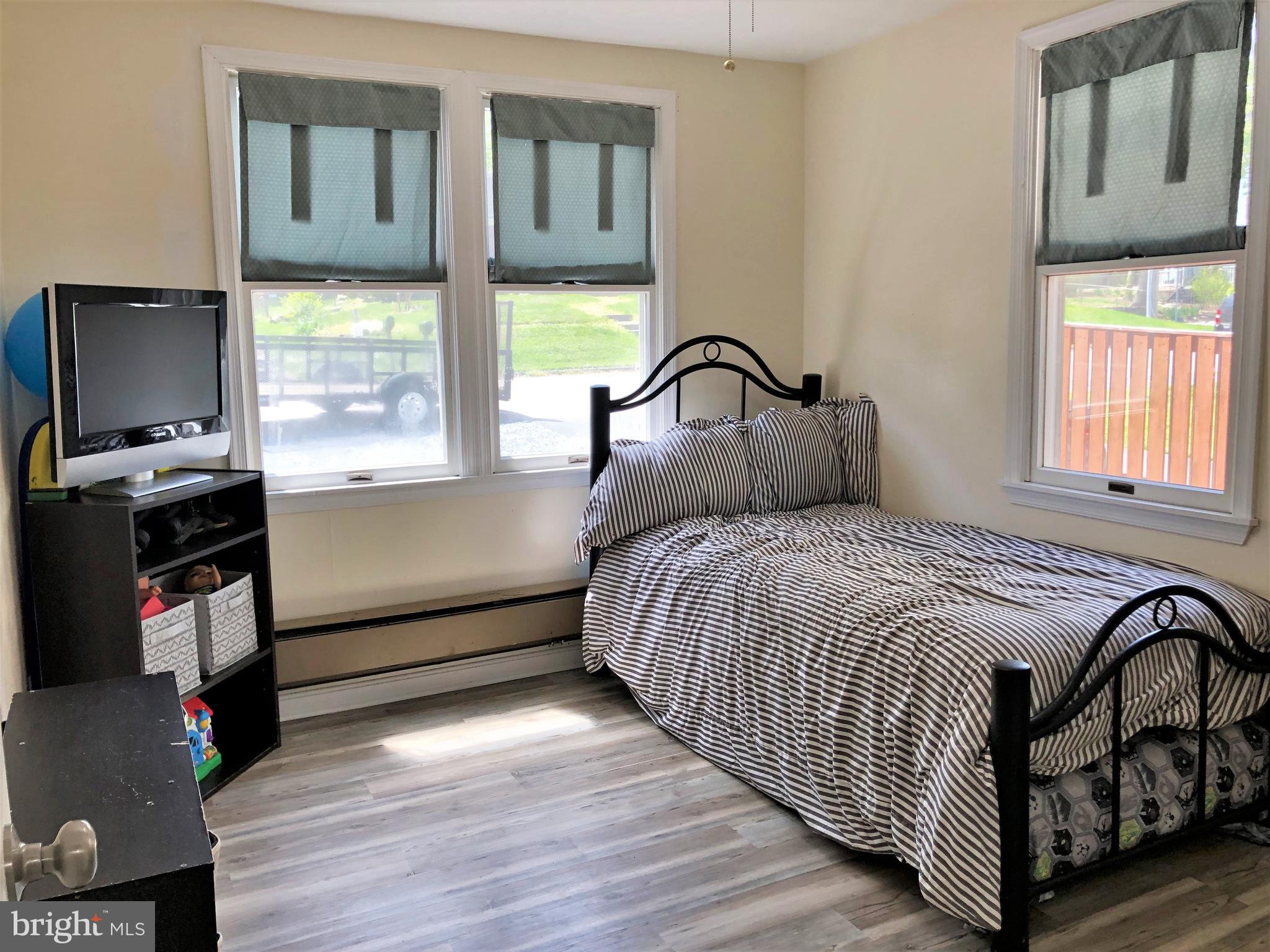 1906 Shore Drive Edgewater, MD 21037 - Photo 9 of 21 Main Level Bedroom 1